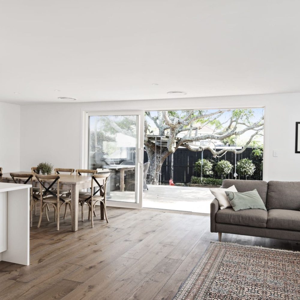 011_Open2view_ID458575-75_Temple_Street