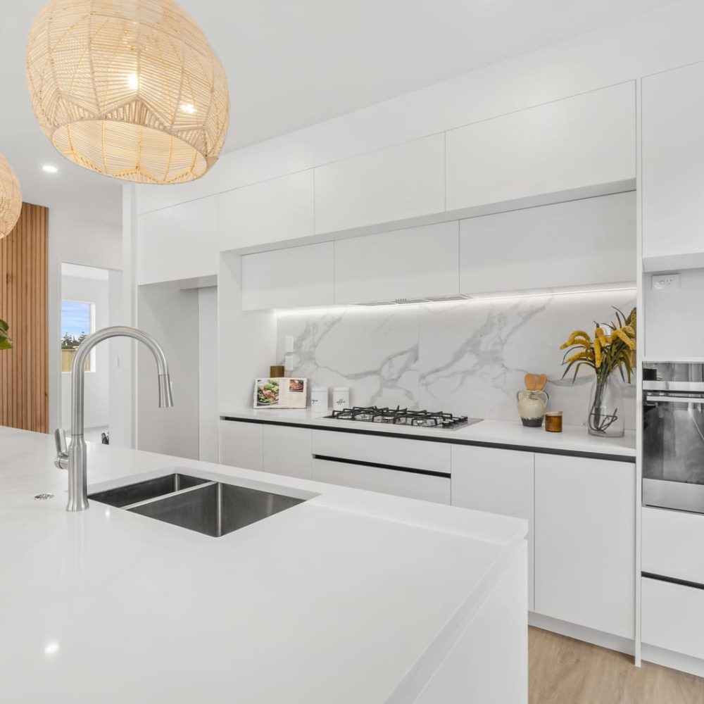 NZCB-VOL9-03-113_Mutetai_Road,_Clarks_Beach-William_Wang_663_1600_3