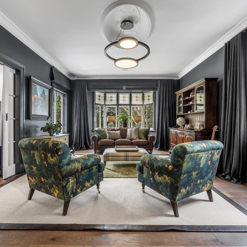 NZCB-VOL9-06-171_Gillies_Avenue-Peter_Grant_664_XL_4-min